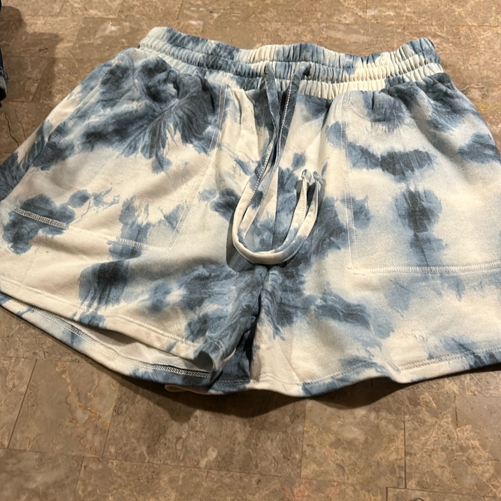 Size medium Zenana tie dye shorts, worn once